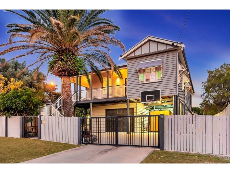 2 Queen Street, Newtown QLD 4305