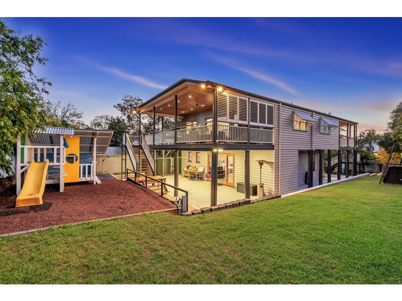 2 Queen Street, Newtown QLD 4305