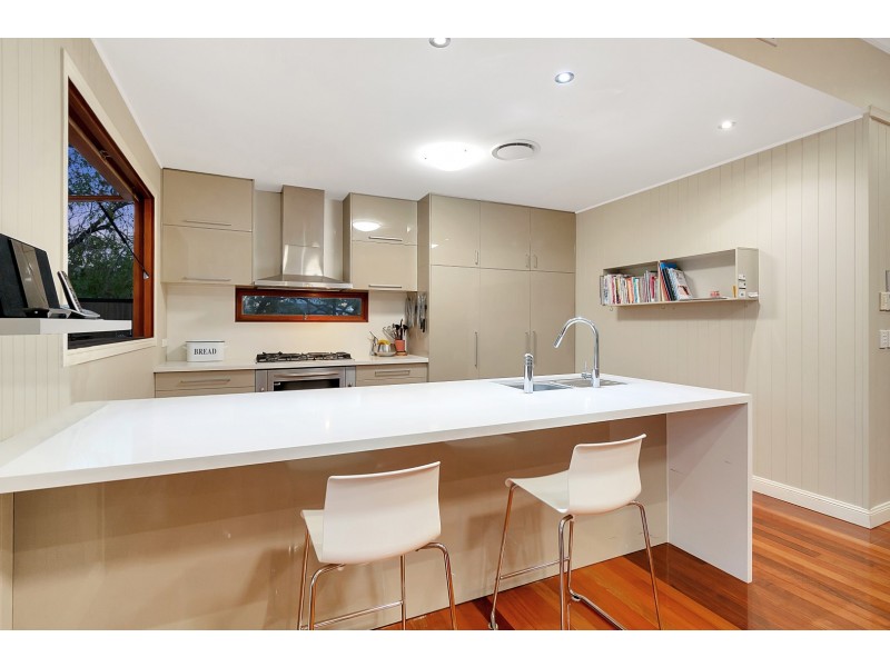 2 Queen Street, Newtown QLD 4305