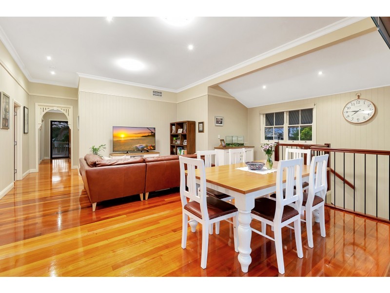 2 Queen Street, Newtown QLD 4305