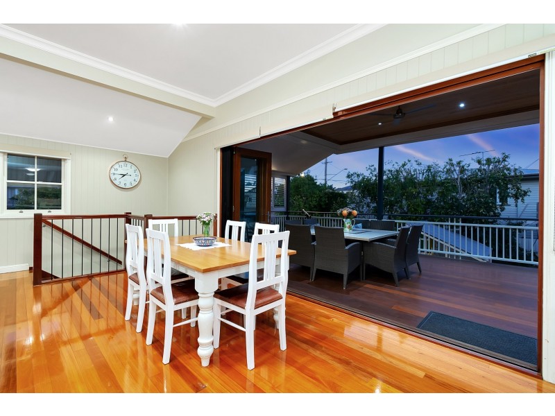 2 Queen Street, Newtown QLD 4305