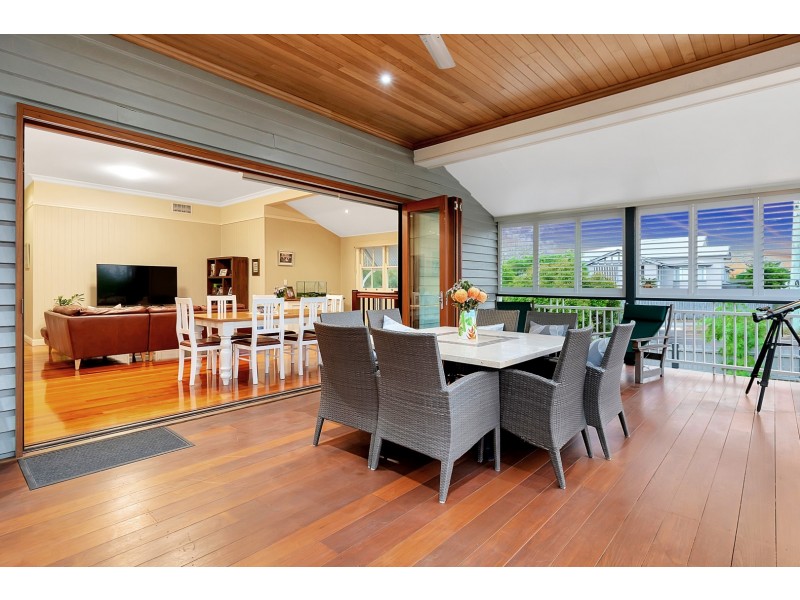 2 Queen Street, Newtown QLD 4305