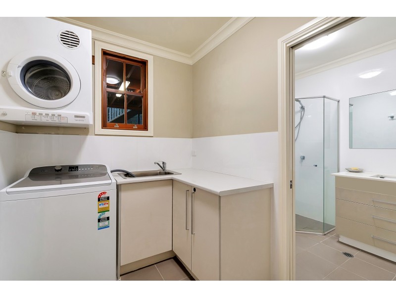 2 Queen Street, Newtown QLD 4305