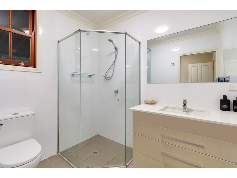 2 Queen Street, Newtown QLD 4305