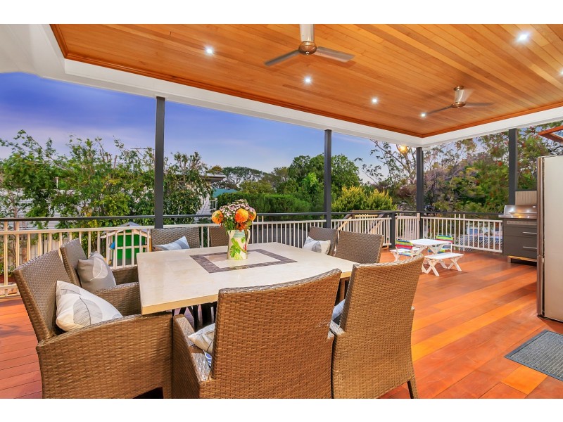 2 Queen Street, Newtown QLD 4305