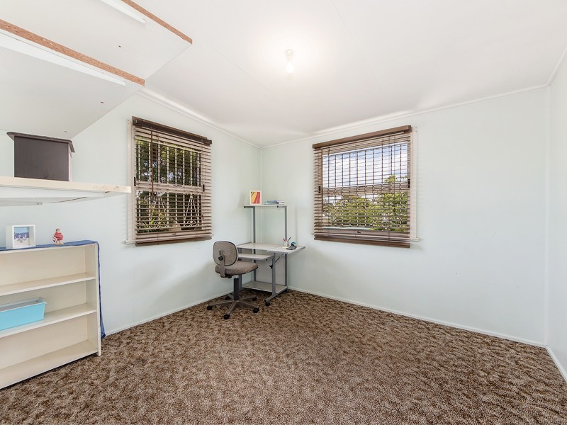 281 South Station Road, Raceview QLD 4305
