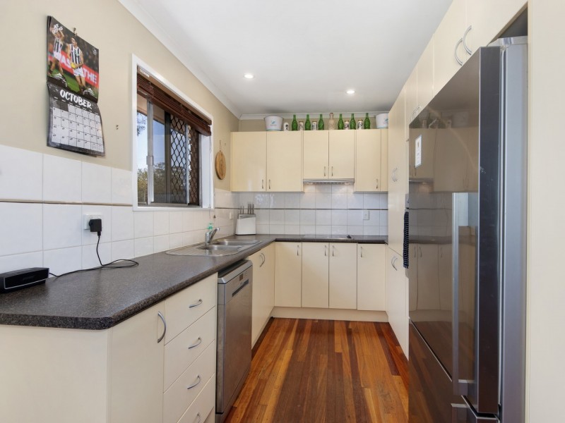 1 Blackwood Avenue, North Ipswich QLD 4305
