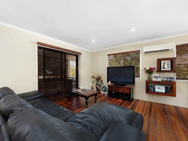 1 Blackwood Avenue, North Ipswich QLD 4305