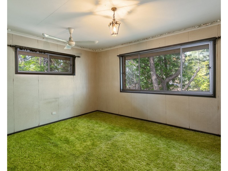 22 Arnold Street, Wulkuraka QLD 4305