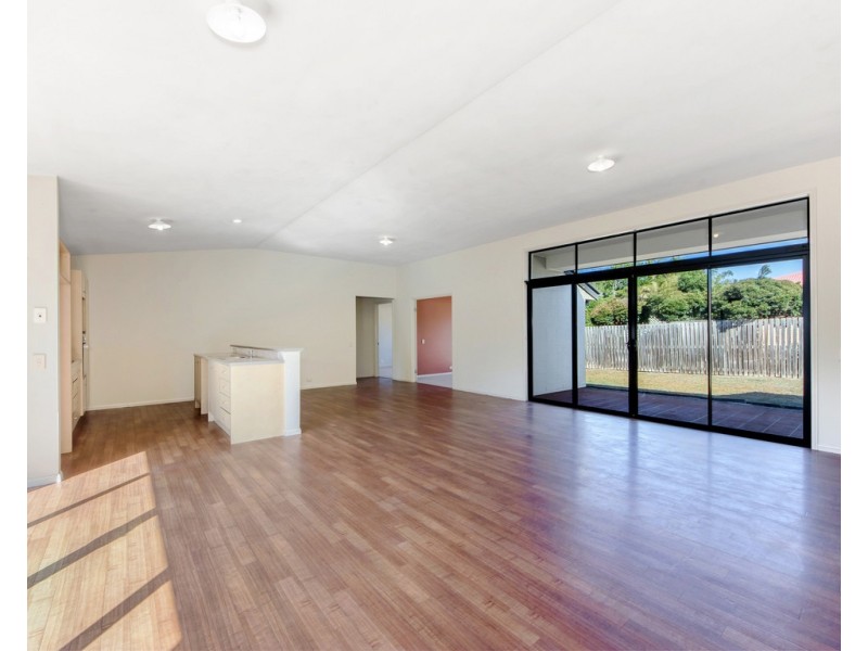6 Roblyn Street, Rosewood QLD 4340