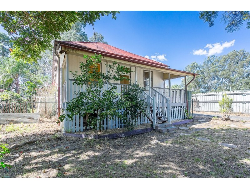 16 Bergins Hill Road, Bundamba QLD 4304