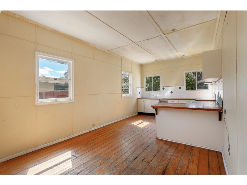 16 Bergins Hill Road, Bundamba QLD 4304