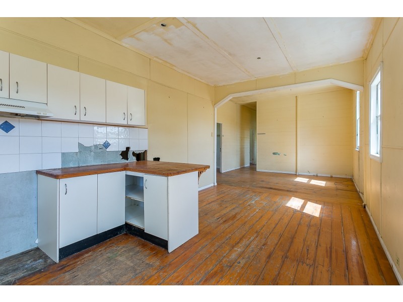 16 Bergins Hill Road, Bundamba QLD 4304