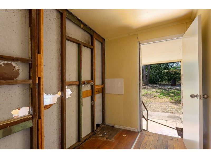 16 Bergins Hill Road, Bundamba QLD 4304