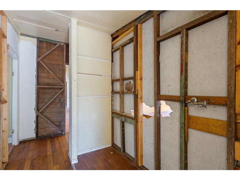 16 Bergins Hill Road, Bundamba QLD 4304