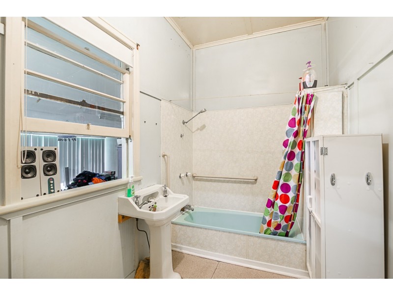 59 South Station Road, Booval QLD 4304