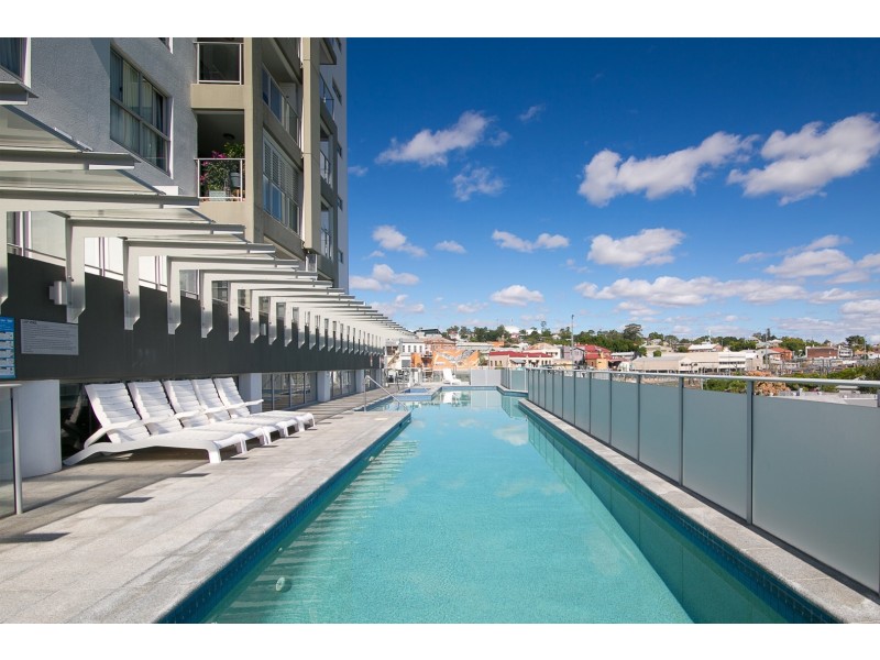 402/11 Ellenborough Street, Woodend QLD 4305