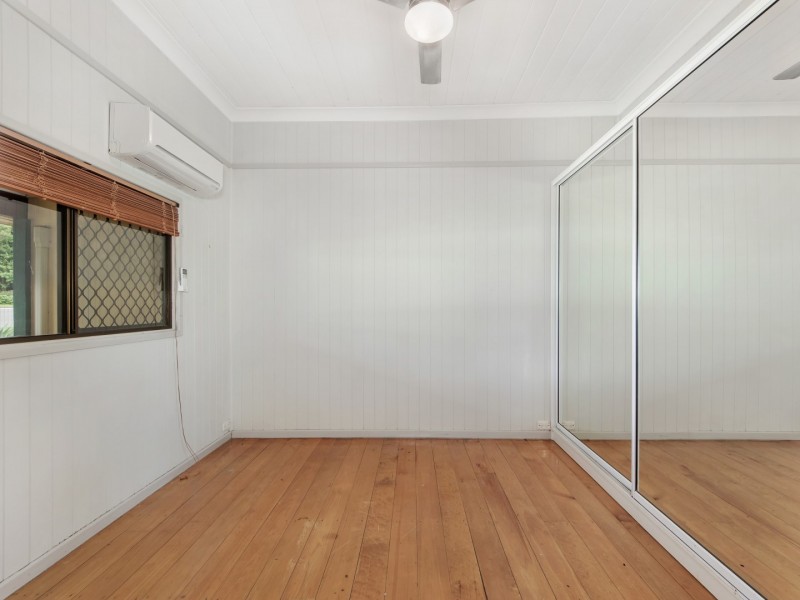 8 George Street, Blackstone QLD 4304