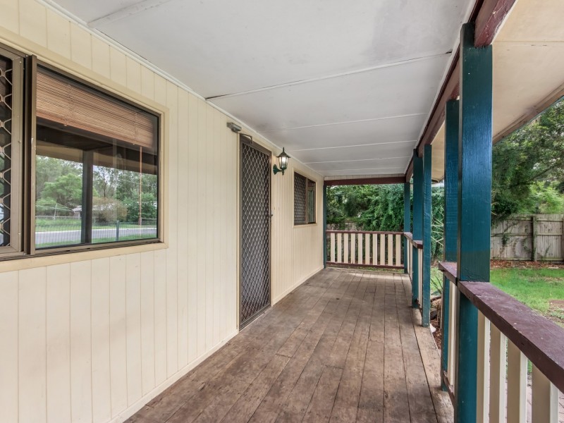 8 George Street, Blackstone QLD 4304
