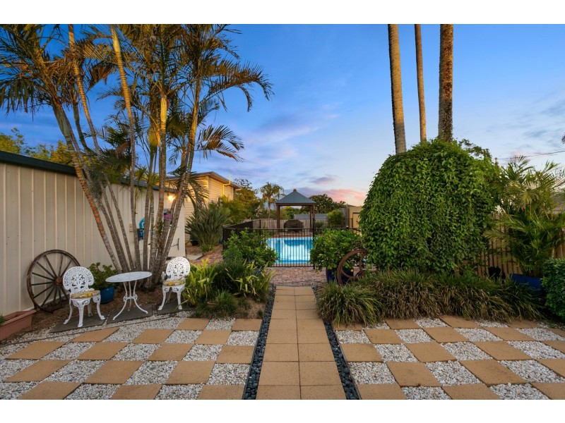 8 Menzies Lane, Eastern Heights QLD 4305