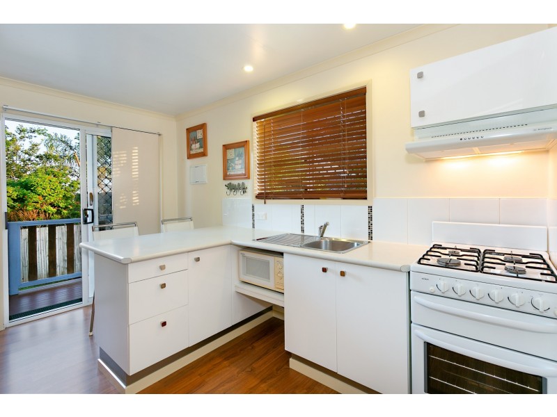 8 Menzies Lane, Eastern Heights QLD 4305