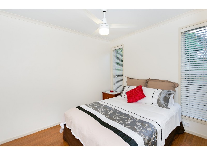 8 Menzies Lane, Eastern Heights QLD 4305