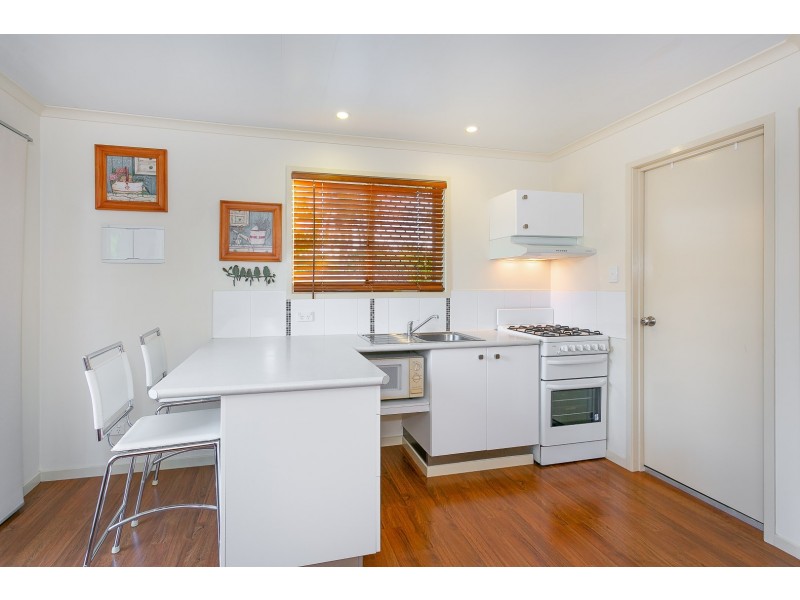 8 Menzies Lane, Eastern Heights QLD 4305