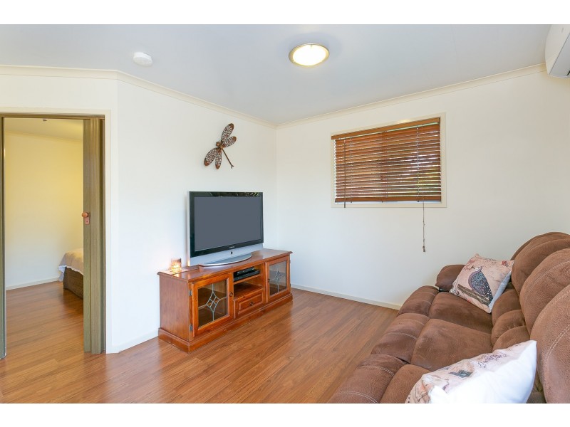8 Menzies Lane, Eastern Heights QLD 4305