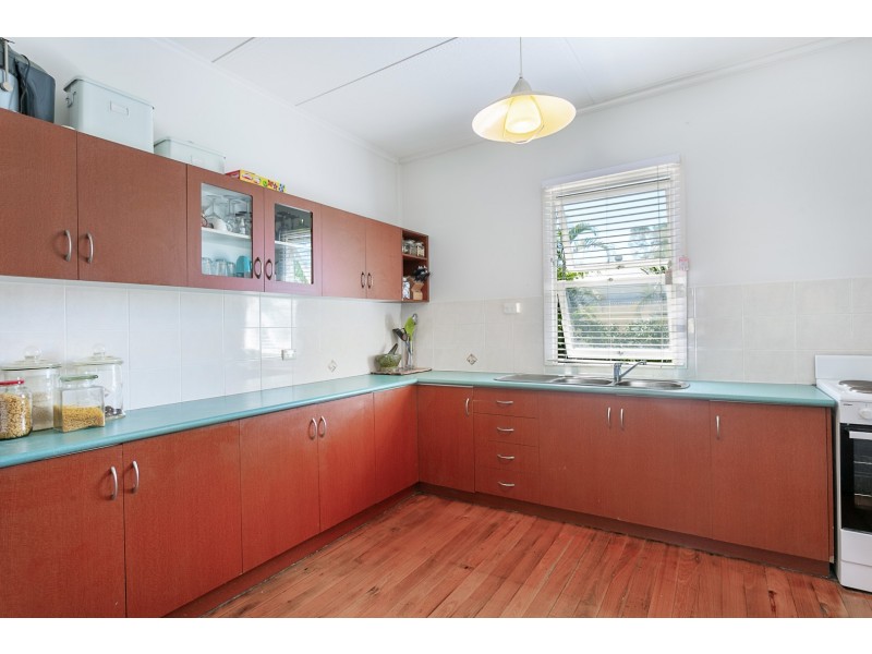 42 Alice Street, Silkstone QLD 4304