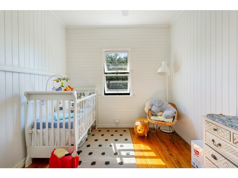 42 Alice Street, Silkstone QLD 4304