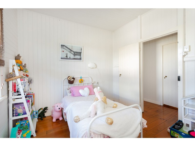 42 Alice Street, Silkstone QLD 4304