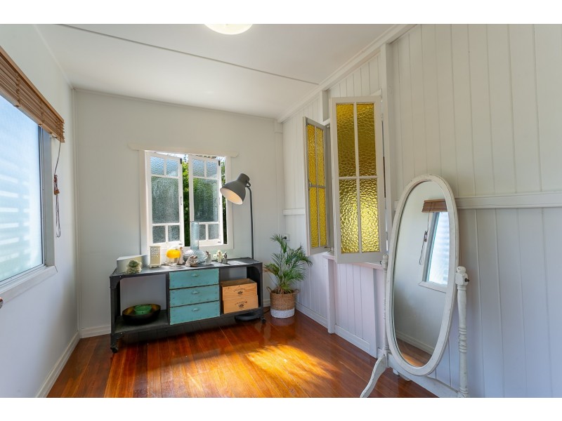 42 Alice Street, Silkstone QLD 4304