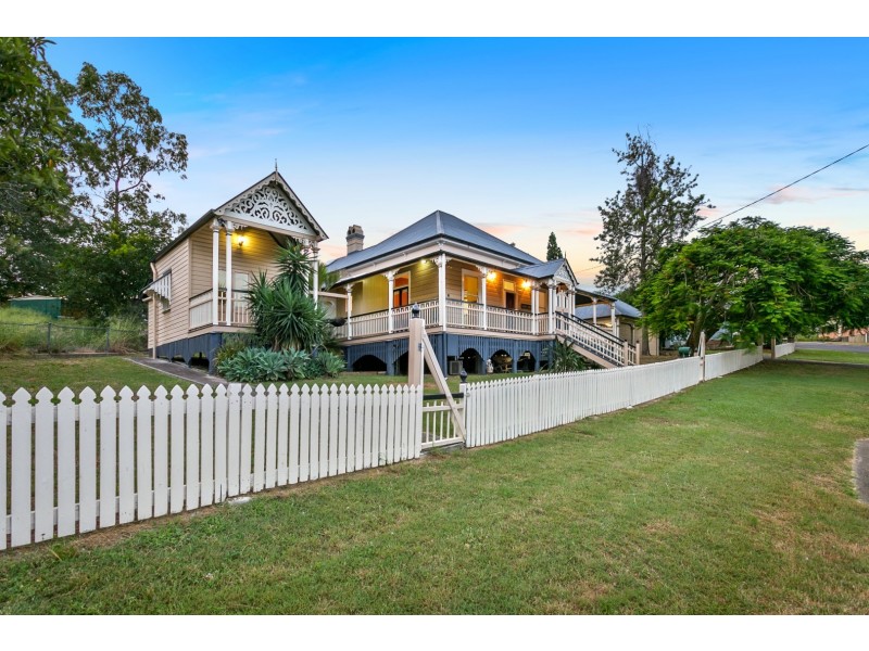 1 Johnstone Street, Sadliers Crossing QLD 4305