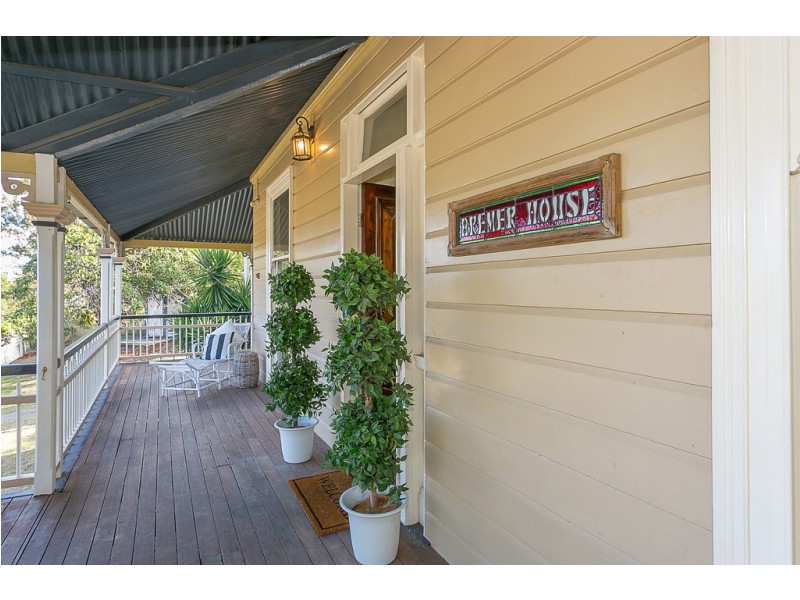 1 Johnstone Street, Sadliers Crossing QLD 4305