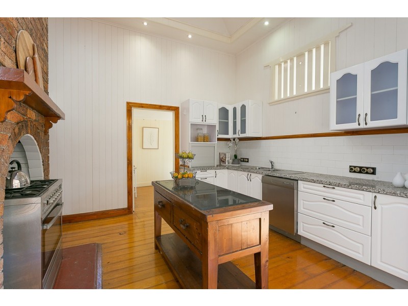 1 Johnstone Street, Sadliers Crossing QLD 4305