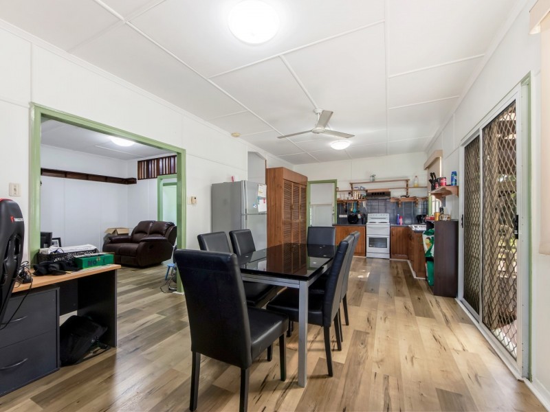 25 Hayes Street, Brassall QLD 4305
