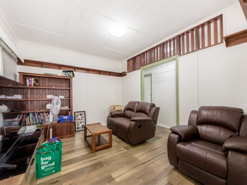 25 Hayes Street, Brassall QLD 4305