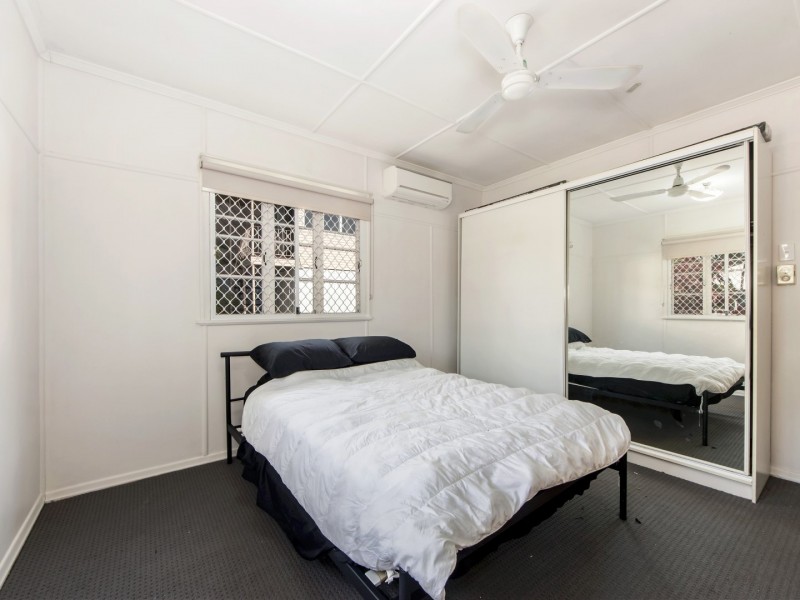 25 Hayes Street, Brassall QLD 4305