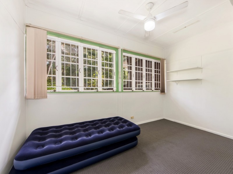 25 Hayes Street, Brassall QLD 4305