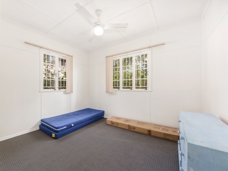 25 Hayes Street, Brassall QLD 4305