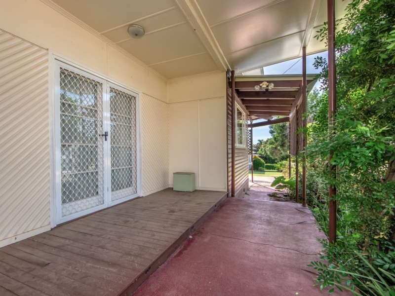 25 Hayes Street, Brassall QLD 4305