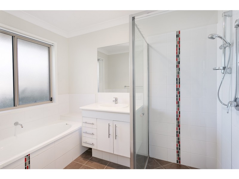 42 Skardon Crescent, Brassall QLD 4305