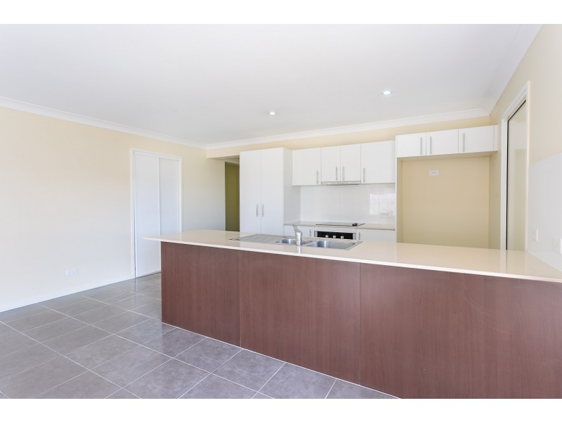 42 Skardon Crescent, Brassall QLD 4305
