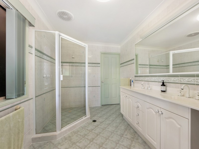 37 Farrell Drive, Walloon QLD 4306