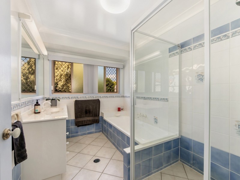 37 Farrell Drive, Walloon QLD 4306