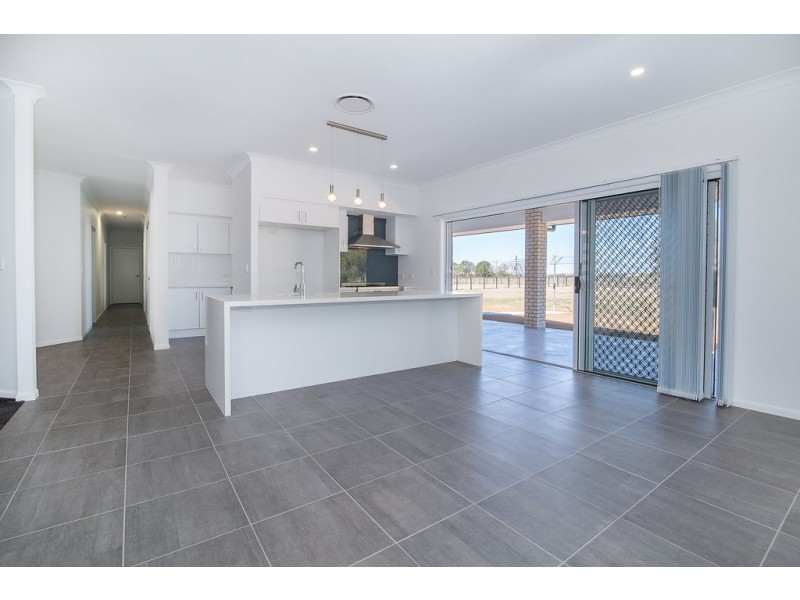 27 Adelong Avenue, Thagoona QLD 4306