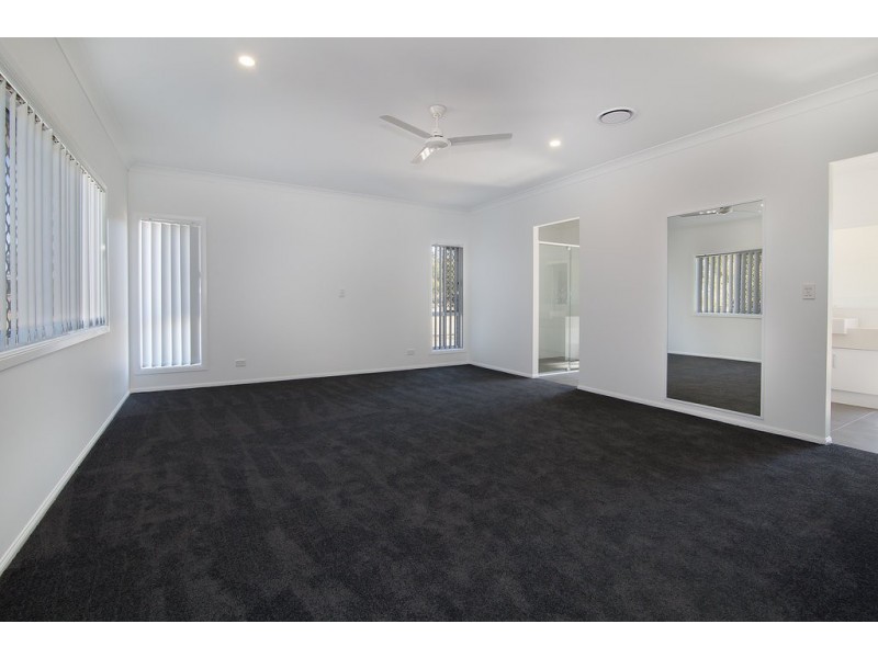 27 Adelong Avenue, Thagoona QLD 4306