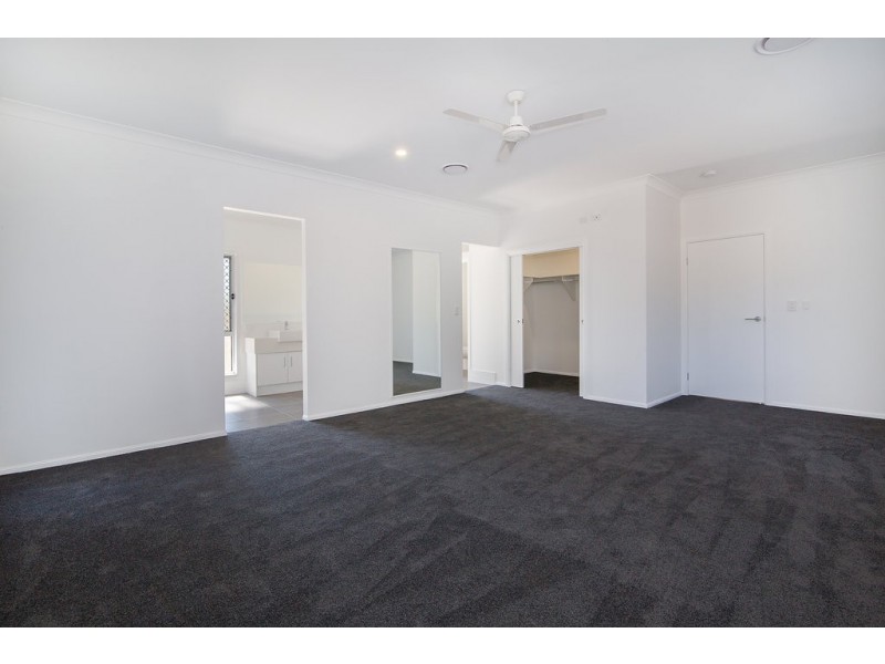 27 Adelong Avenue, Thagoona QLD 4306