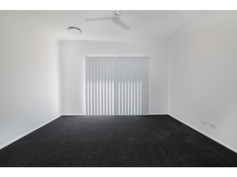 27 Adelong Avenue, Thagoona QLD 4306