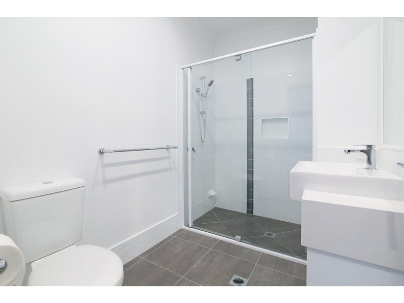 27 Adelong Avenue, Thagoona QLD 4306